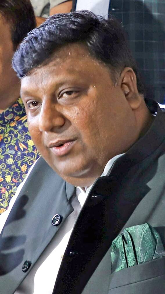 आतिशी की सरकार में मंत्री बने इमरान हुसैन कौन हैं?