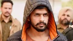 सलमान खान के पिता को बीच सड़क मिली धमकी, जानें ऐसा करने पर क्या मिलती है सजा