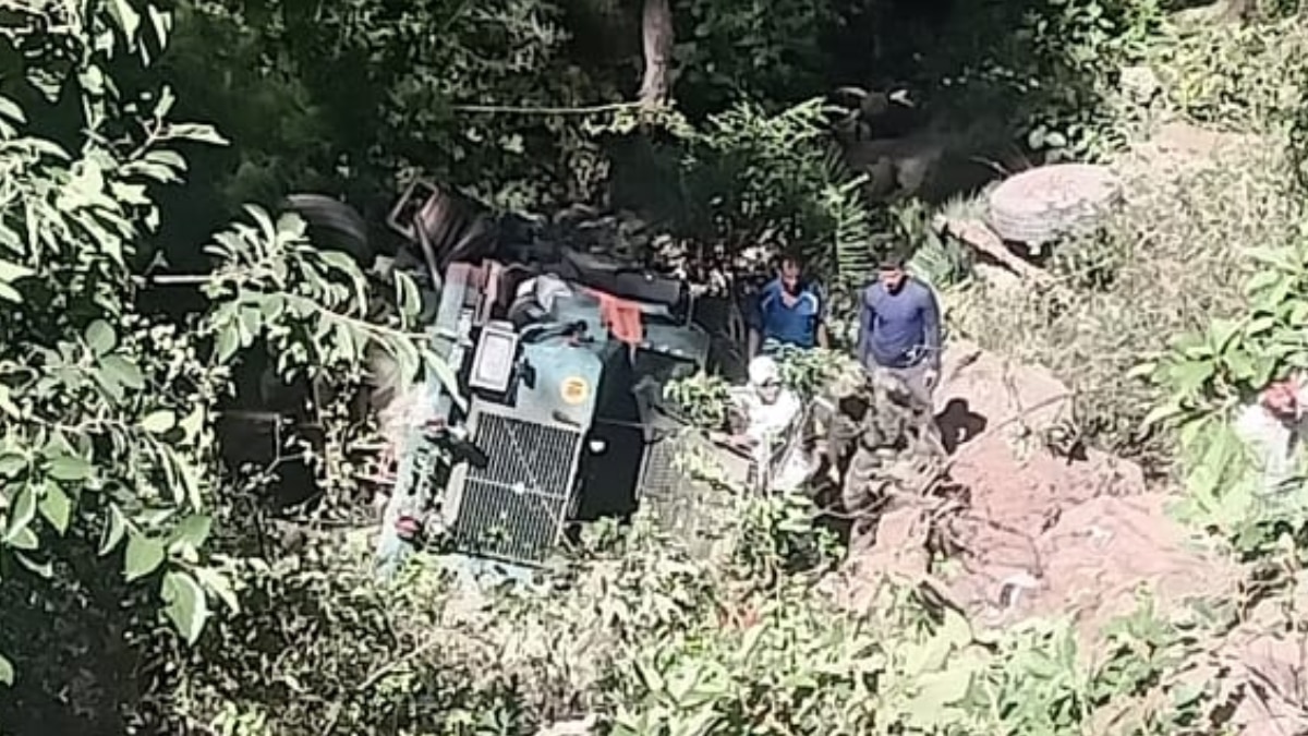 Jammu Kashmir Accident: जम्मू-कश्मीर के बिलावर में सेना की गाड़ी खाई में गिरी, एक की मौत और 6 जख्मी