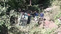 जम्मू-कश्मीर के बिलावर में सेना की गाड़ी खाई में गिरी, एक की मौत और 6 जख्मी