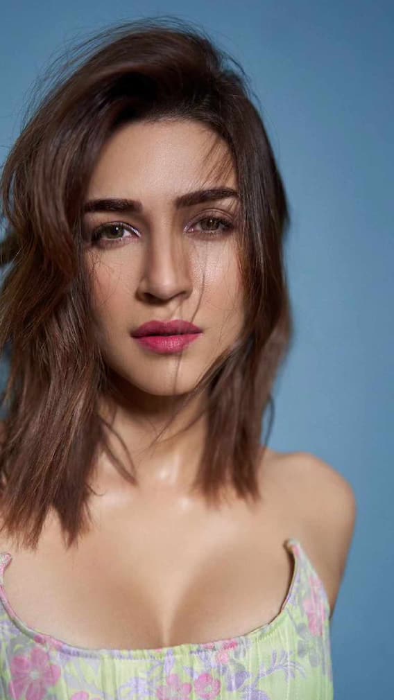 त्वचेसाठी क्रिती सेनन ही एक गोष्ट तिच्या चेहऱ्यावर लावते, जाणून घ्या!