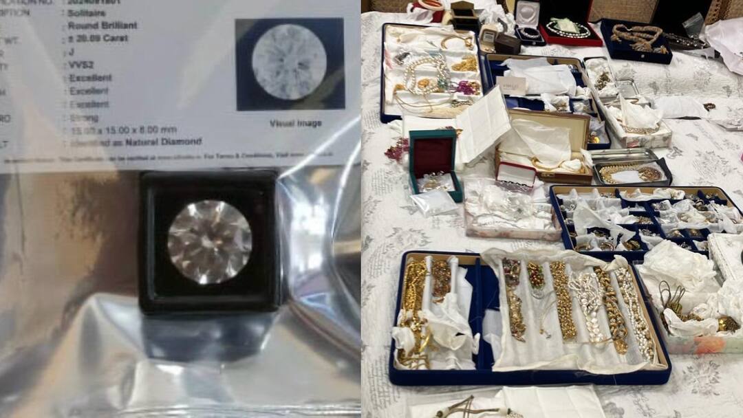 पूर्व IAS मोहिंदर सिंह के घर ED रेड, 5 करोड़ का हीरा, सोने के गहने और अरबों की संपत्ति के मिले सबूत ED Rai on former IAS Mohinder Singh house recovered 5 crore rupees diamond 100 crore property पूर्व IAS मोहिंदर सिंह के घर ED रेड, 5 करोड़ का हीरा, सोने के गहने और अरबों की संपत्ति के मिले सबूत