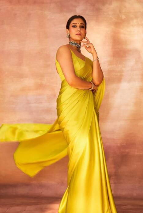 नयनतारा ने तमिल फिल्म इंडस्ट्री में ज्यादा काम किया है. उन्होंने अपने दो दशकों से ज्यादा के करियर में 75 से अधिक फिल्मों में अपनी दमदार एक्टिंग का लोहा मनवाया. नयनतारा आज देश की हाईएस्ट पेड एक्ट्रेस की लिस्ट में शामिल हैं.