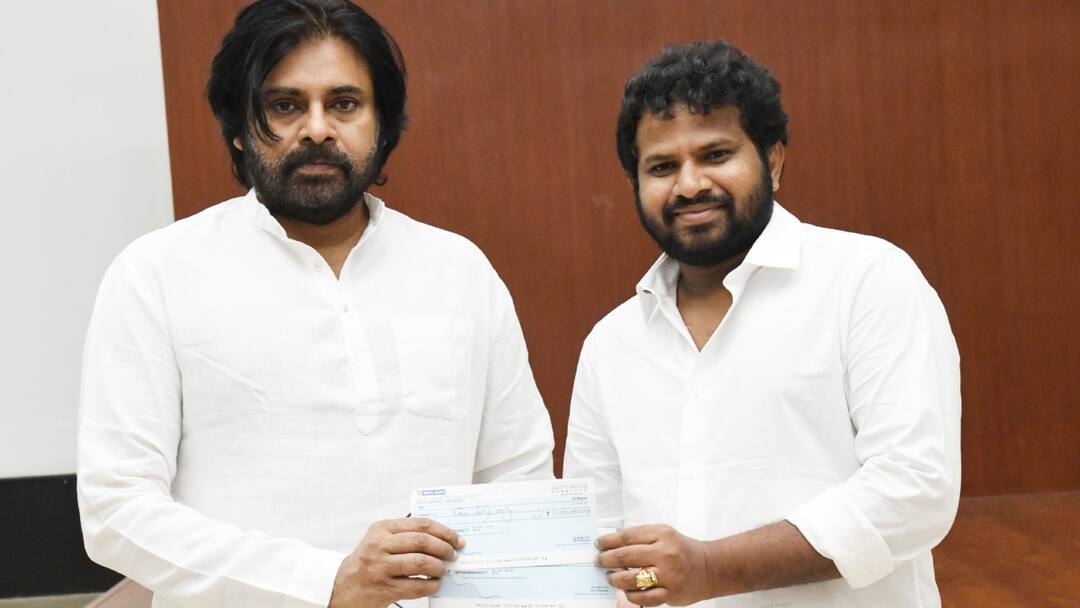 Hyper Aadi donation for flood victims in Andhra Pradesh Hyper Aadi: పవన్ కళ్యాణ్ కు విరాళం అందజేసిన హైపర్ ఆది, ఎన్ని లక్షలు అంటే!