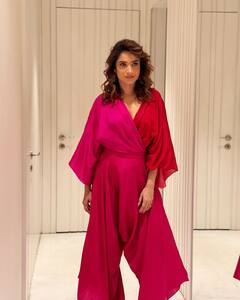 100 कोटींच्या आलिशान घरात राहते ही अभिनेत्री, महालापेक्षा कमी नाही; जाणून घ्या!