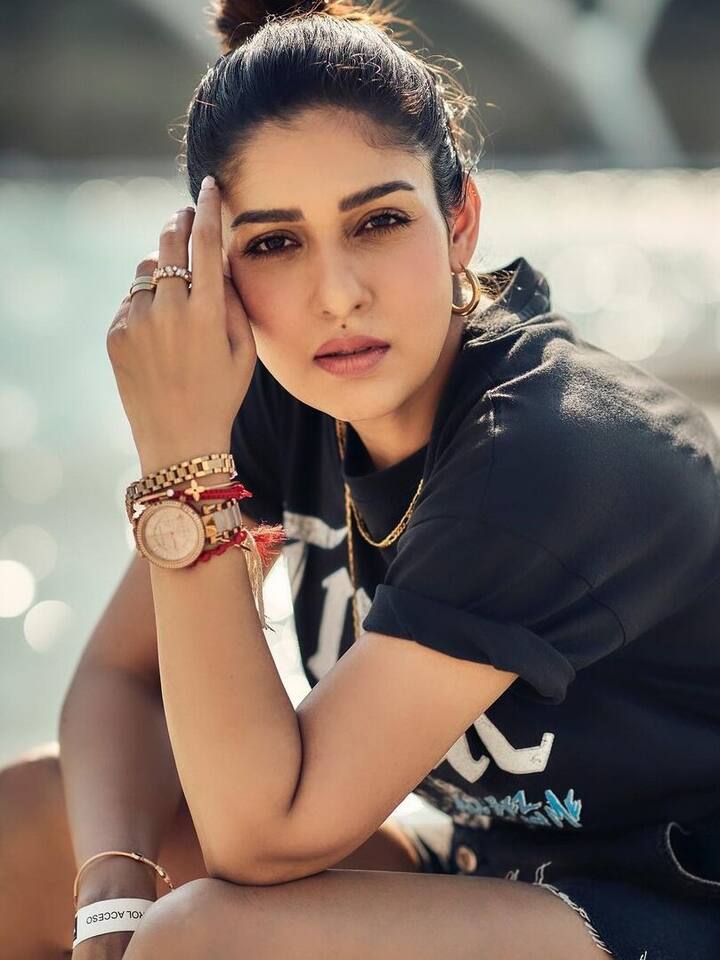 અમે જે અભિનેત્રી વિશે વાત કરી રહ્યા છીએ તે બીજું કોઈ નહીં પણ સાઉથની સુપરસ્ટાર નયનતારા છે. નયનતારાએ દક્ષિણમાં ઘણી સુપર-ડુપર હિટ ફિલ્મો આપી છે અને તેણે શાહરૂખ ખાન સાથેની બ્લોકબસ્ટર 'જવાન'થી બોલિવૂડમાં ડેબ્યૂ કર્યું હતું.