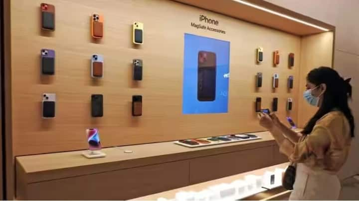 एप्पल ने iPhone 16 सीरीज में 4 नए मॉडल लॉन्च किए हैं. जिसमें iPhone 16, iPhone 16 Plus, iPhone 16 Pro और iPhone 16 Pro Max शामिल हैं.