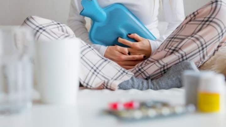 తమిళనాడులోని ఓ 18 ఏళ్ల యువతి పీరియడ్ పెయిన్ ఎక్కువగా ఉండడంతో పెయిన్ కిల్లర్ తీసుకుందట. వాటిని ఓవర్ డోస్లో తీసుకోవడంతో ఆమె చనిపోయినట్లు తేలింది. ఇవి నిజంగానే అంత ప్రమాదకరమా? సైడ్ ఎఫెక్ట్స్ ఉంటాయా?(Image Source: Pinterest,Pexel)