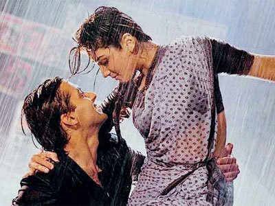 दरअसल ये किस्सा साल 1992-1993 का है. जब सलमान और रवीना ने एकसाथ अपना पहला शो-पहला कॉन्सर्ट किया था. इसी की रिहर्सल के दौरान दोनों के बीच थोड़ी नोंक-झोंक हो गई थी.