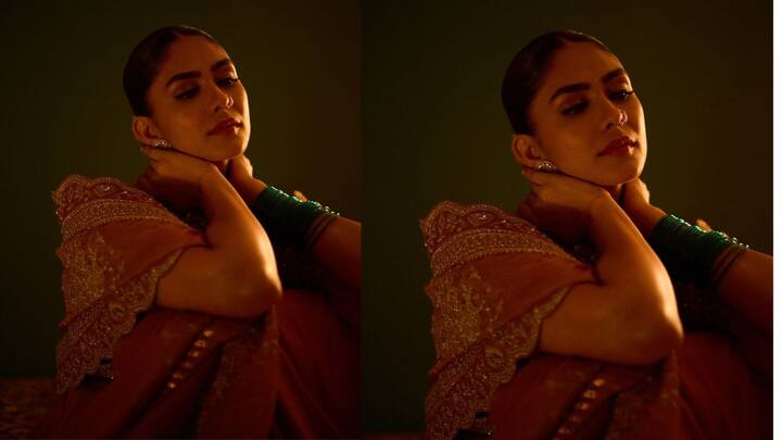 தற்போது இன்ஸ்டாகிராமில் மஞ்சள் நிற புடவையில் போட்டோகளை பதிவிட்டுள்ளார்.போட்டோக்களுக்கு கேப்சனாக பழைய பாடலை சேர்த்து பதிவிட்டுள்ளார்