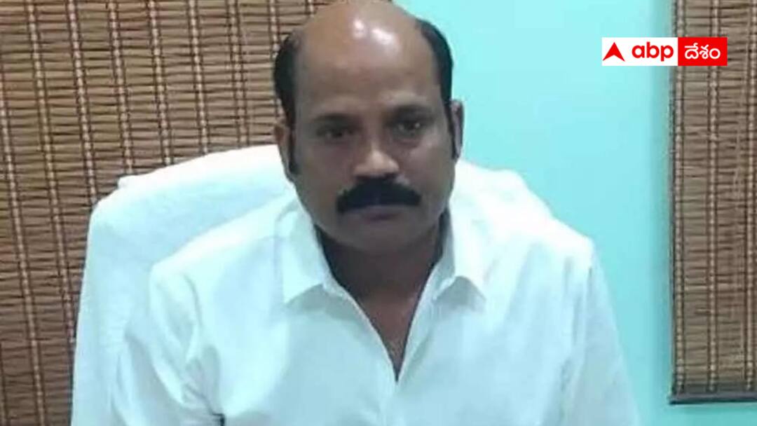 Gannavaram TDP MLA Yarlagadda Venkatarao lashed out at the TDP leaders of the constituency Gannavaram TDP : గన్నవరం టీడీపీలో రచ్చ రచ్చ- సొంత నేతలపై ఎమ్మెల్యే యార్లగడ్డ ఆగ్రహం