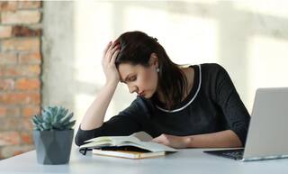 Work Pressure : ओव्हरवर्कमध्ये भारत जगात दुसऱ्या स्थानी, अतिताणामुळं देशातील कामगार चिंतेत 