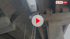 नोएडा के एलिवेटेड रोड पर खौफनाक मंजर, एक्सीडेंट के बाद पिलर पर फंसी स्कूटी सवार महिला