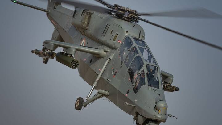 भारत के हिंदुस्तान एयरोनॉटिक्स लिमिटेड HAL की और से निर्मित एक अत्याधुनिक हल्का लड़ाकू हेलिकॉप्टर है. यह हेलीकॉप्टर न केवल हल्का है बल्कि ऊंचाई पर उड़ान भरने की अद्भुत क्षमता भी रखता है. यह दुनिया का इकलौता हेलीकॉप्टर है जो इतनी ऊंचाई पर युद्ध क्षेत्र में लड़ सकता है. इसके मुकाबले में तुर्की का  T129 80 AK हेलीकॉप्टर खड़ा था, जिसे तुर्की ने बहुत बड़े दावों के साथ पेश किया था, लेकिन जब बात युद्ध क्षमता और प्रदर्शन की आई तो भारत के LCH प्रचंड ने तुर्की के सभी दावों को गलत साबित कर दिया.