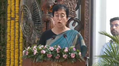 AAP leader Atishi takes oath as Chief Minister of Delhi Delhi New CM: டெல்லி அரசியலில் புது இன்னிங்ஸ்.. முதலமைச்சராக பதவியேற்ற அதிஷி!