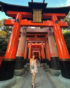 Mehreen Pirzada: జపాన్ లో మెహరీన్ - చిట్టి పొట్టి డ్రెస్సుల్లో అదిరిపోయిన హనీ!