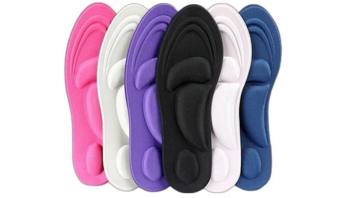 5. Prioritise Comfort With Padded Insoles: Monsoon footwear doesn’t have to compromise on comfort. Shoes with padded insoles or cushioned footbeds ensure you can walk long distances without discomfort, especially in the rain. Memory foam soles or orthopedic designs can offer extra support for those with sensitive feet or people who walk a lot. (Image Source: Pinterest/dhgate)