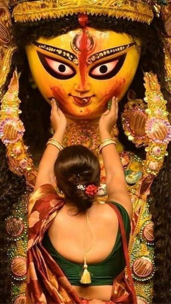 Durga Puja 2024: Traditional Delicacies You Must Try