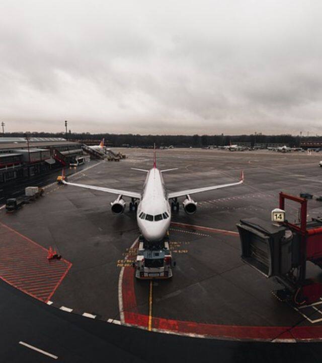 पाकिस्तान के 28 पुरुष और एक महिला 7 सितंबर को मलेशिया के लैंगकावी में पुलाउ टुबा द्वीप में होने वाले 'टुबा क्रॉस कंट्री रन' में भाग लेने गए थे, लेकिन उन सभी को लैंगकॉवी हवाई अड्डे से ही लौटा दिया गया. इन लोगों के पास रनिंग से संबंधी कोई किट या कपड़े नहीं थे, बल्कि उनके बैग में सिर्फ कुर्ते थे. इस वजह से अधिकारियों को उनपर शक हुआ और 29 एथलीट को वापस भेज दिया.