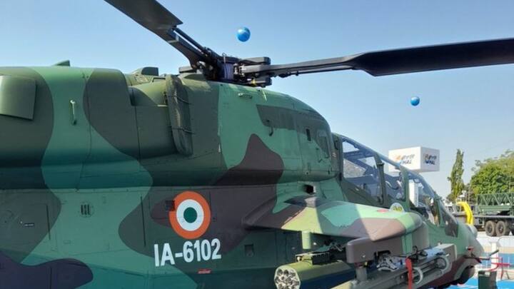 वहीं पायलट और को पायलट वेपन सिस्टम ऑपरेटर के रूप में जाने जाते हैं. 20 एमएम की एक गन हेलीकॉप्टर के सामने लगी होती है जो 2 किलोमीटर तक की दूरी से प्रति मिनट 800 राउंड फायर करने की क्षमता रखती है. वहीं स्टब विंग पर 70 MM रॉकेट पॉड लगाया गया है, जिसकी डायरेक्ट और इनडायरेक्ट फायरिंग रेंज 4 और 8 किलोमीटर तक है.