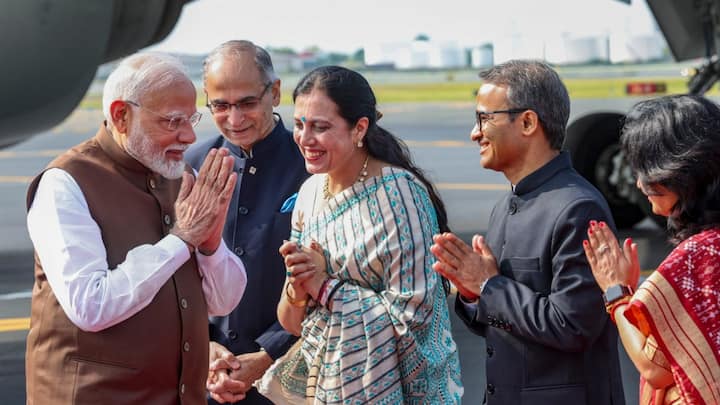 He received a warm welcome as he landed at the Philadelphia International Airport on Saturday. (Image Source: PTI)