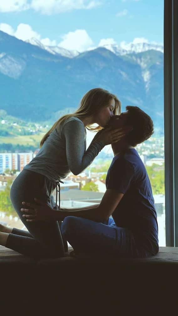 Dhruv Rathee ने महज इतनी उम्र में की विदेशी लड़की से शादी