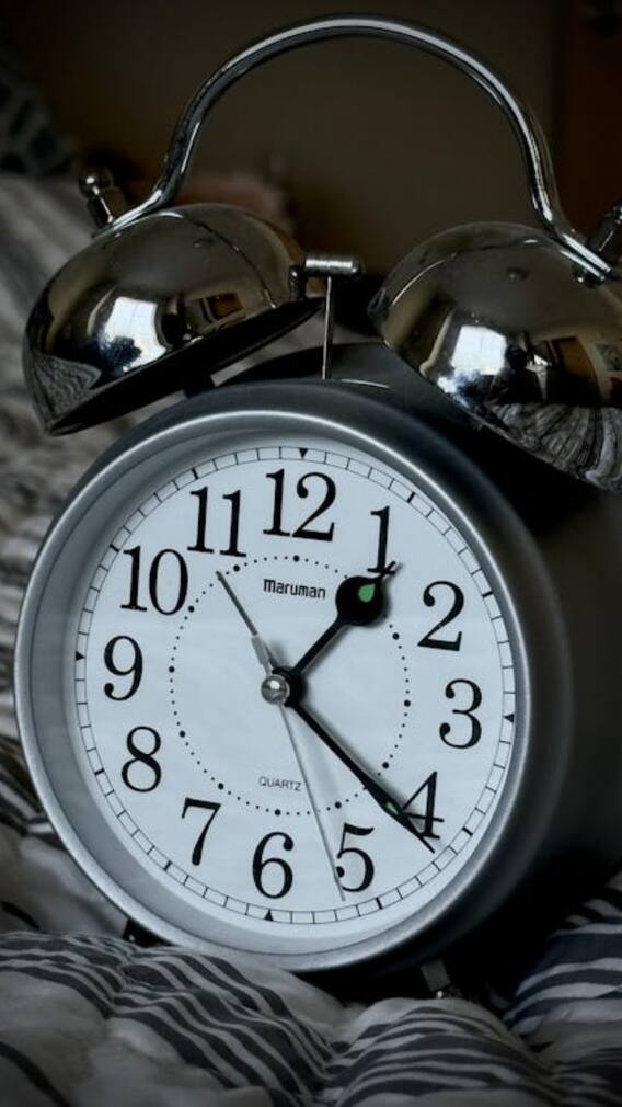 ਤੁਸੀਂ ਵੀ ਸਵੇਰੇ Alarm ਦੀ ਅਵਾਜ਼ ਨਾਲ ਉੱਠਦੇ ਹੋ, ਤਾਂ ਜਾਣ ਲਓ ਇਸ ਦੇ ਗੰਭੀਰ ਨੁਕਸਾਨ