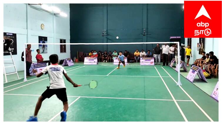 Mayiladuthurai state level badminton tournament More than 500 players participated - TNN மயிலாடுதுறையில் முதல்முறையாக மாநில அளவிலான இறகுப் பந்து போட்டி; 500  வீரர், வீராங்கனைகள் பங்கேற்பு