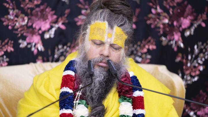 प्रेमानंद जी महाराज म्हणाले, आज या बॉयफ्रेंडसोबत, उद्या त्याच्या गर्लफ्रेंडसोबत आणि परवा पुन्हा त्या बॉयफ्रेंडसोबत ब्रेकअप. हे काय आहे?