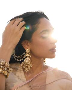 Sobhita Dhulipala : ట్రెడీషనల్​ లుక్​లో నాగార్జునకు కాబోయే కోడలు.. శోభితా ధూళిపాల బీచ్​లో అలా.. రూమ్​లో ఇలా