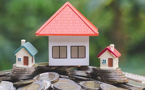 પોતાનું ઘર હોવું એ દરેકનું સપનું હોય છે. ઘણા લોકો આ માટે ખૂબ મહેનત કરે છે. તેથી ઘણા લોકો ઘર ખરીદવા માટે પૂરતા પૈસા બચાવી શકતા નથી. આવા લોકો હોમ લોનની મદદથી ઘર ખરીદવાનું સપનું પૂરું કરે છે. ઘણી બેંકો અને નોન-બેંકિંગ નાણાકીય કંપનીઓ હોમ લોન આપે છે. જેની મદદથી કોઈપણ વ્યક્તિ પોતાનું ઘર ખરીદવાનું સપનું પૂરું કરી શકે છે.