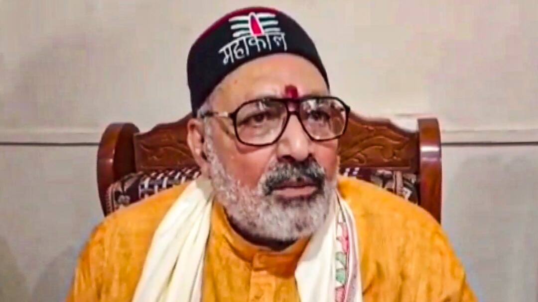 Giriraj Singh alleges conspiracy behind Kanpur train derailment attempt Kanpur Derailment Attempt: Giriraj Singh Alleges 'Conspiracy By Specific Community', Hits Out At Congress' Silence