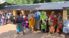 RG Kar Doctors: কথা রাখতে বন্যা-কবলিত এলাকায় 'অভয়া ক্লিনিক' নিয়ে হাজির কিঞ্জল-অনিকেতরা