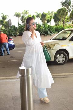 व्हाइट सूट, आंखों पर चश्मा...एयरपोर्ट पर काजोल का दिखा सिंपल अंदाज, लोगों को याद आई ‘कुछ कुछ होता है’ की अंजलि