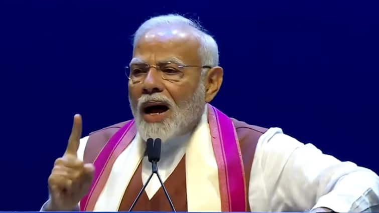 PM Modi In New York Hails Indian Diaspora As ‘Rashtradoot’, Cash ‘Pushp’ Acronym For ‘Viksit B