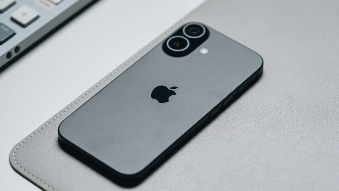 iPhone 16 Offers: আইফোন ১৬- র দামে দুর্দান্ত অফার, কোথায় পাবেন এই ব্যাপক ছাড়? দাম কতটা কমছে? iPhone 16 can under Rs 55000 on Flipkart check the offers and discounts iPhone 16 Offers: আইফোন ১৬- র দামে দুর্দান্ত অফার, কোথায় পাবেন এই ব্যাপক ছাড়? দাম কতটা কমছে?