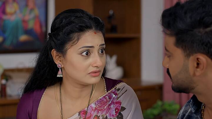 కేవలం తన కన్న కొడుకు దర్జాగా బతకడం కోసం భారీగా ఆస్తులు కూడబెట్టి తన పేరుమీద పెట్టి... తన రాజకీయ ఎదుగుదలకు, సెక్యూరిటీ కోసం పెద్ద కొడుకు శర్వానంద్ ని వాడుకుంటాడు సాయికుమార్...ఈ ట్విస్ట్ రివీల్ అయిన తర్వాత కథ జోరందుకుంటుంది...