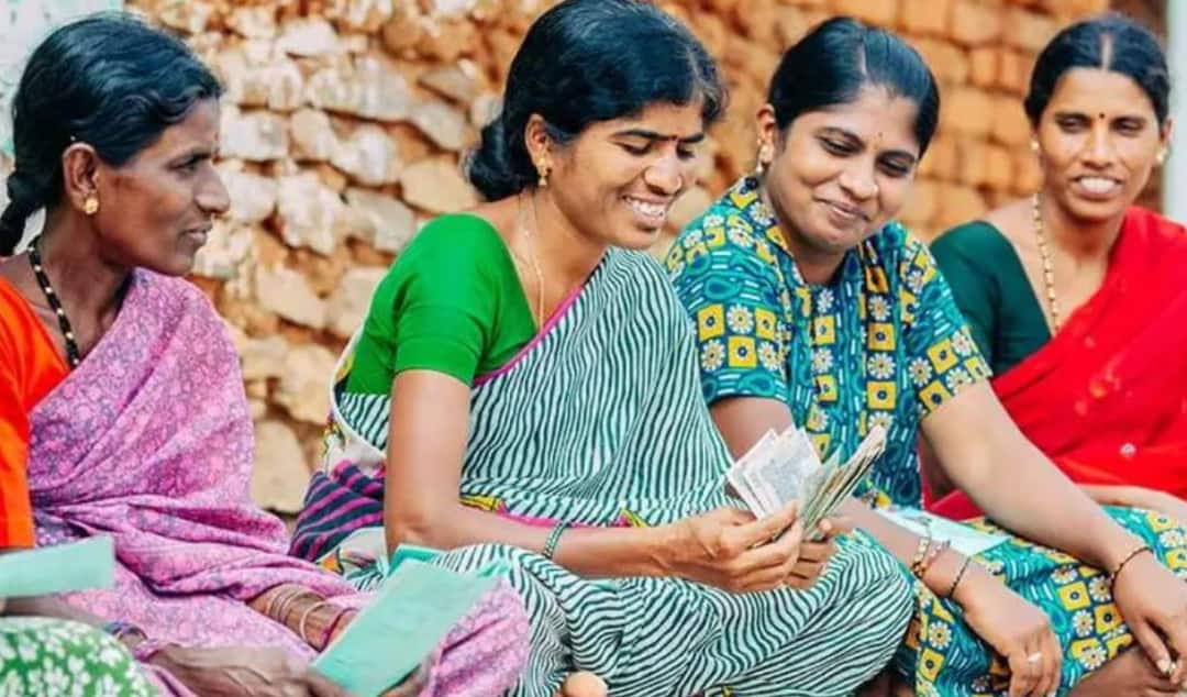 Central Govt increase power of e shram card  ई-श्रम कार्डची ताकद वाढणार, मिळणार 10 पट अधिक फायदे, सरकारनं घेतला मोठा निर्णय