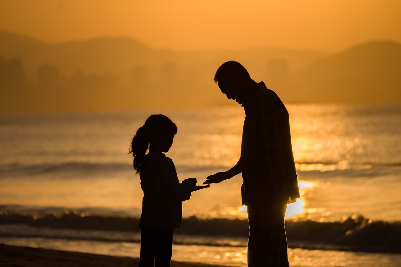 Happy Daughter's Day wishes: தேசிய மகள்கள் தினம்: வாழ்த்துகளை அனுப்பி மகிழ்வித்து மகிழுங்கள்!