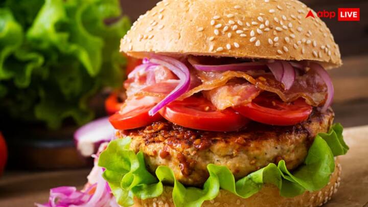 पुलिस ने जब देखा कि हर चीज अपनी जगह पर रखी हुई है और संघर्ष के कोई निशान भी कमरे में मौजूद नहीं है, इसके अलावा बैरी ग्रिफिथ्स पूरे कपड़े पहने हुए अपने बेड पर लेटे हुए थे. तो पुलिस को शक हुआ और पुलिस ने इसके लिए जासूसों की मदद ली.