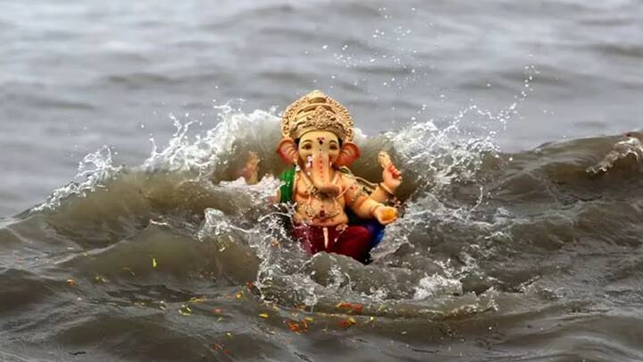 गणपती बाप्पांचे मोठ्या थाटामाटात घरोघरी स्वागत झाले, तसेच सार्वजनिक गणेश मंडळाताही धुमधडाक्यात बाप्पा विराजमान झाले होते.