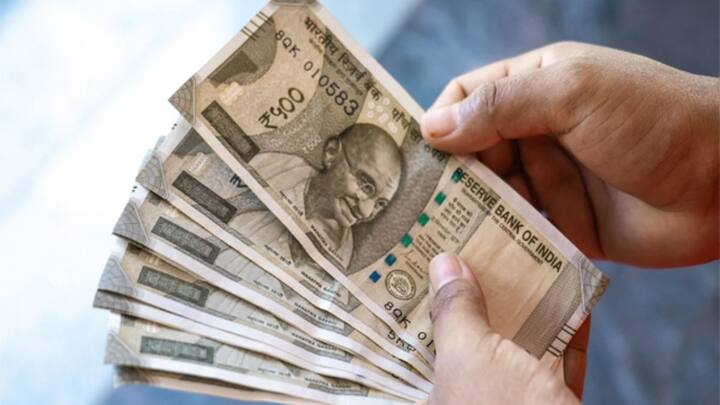 टूर पर किराए की बात की जाए तो अकेले व्यक्ति के लिए 82,300 रुपये किराया देना होगा. वहीं अगर दो लोगों के साथ यात्रा कर रहे हैं. तो फिर प्रति व्यक्ति किराया 65,300 रुपये होगा. तीन लोगों के साथ प्रति व्यक्ति किराया 61,900 रुपये होगा