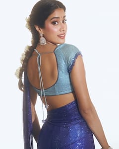 Janhvi Kapoor : వయ్యారం ఓణి కట్టింది, కానీ ఈవెంట్ క్యాన్సిల్ అయింది.. తెలుగులో క్యూట్ మెసేజ్​ ఇచ్చిన జాన్వీ కపూర్