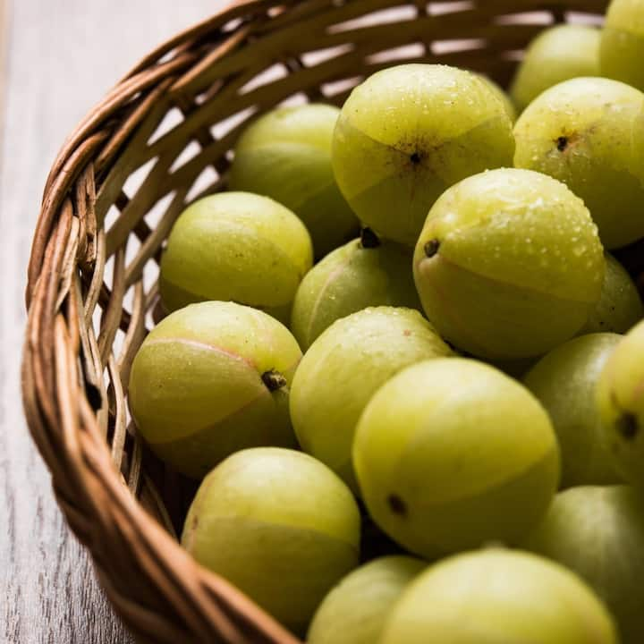 Bad cholesterol increases the risk of heart diseases. Eating amla can reduce the fat accumulated in the body.