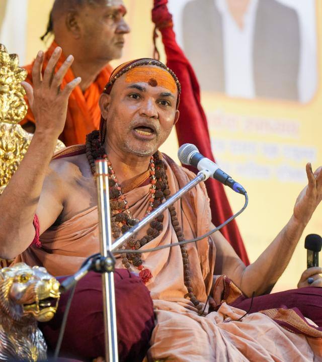 स्वामी अविमुक्तेश्वरानंद सरस्वती जी ने आगे कहा कि इसके बाद भी अगर जांच का कमेटी बनाने में सरकार को इतनी देर लग रही है, तो जांच करने में कितनी देर लगेगी. सरकार क्या चाहती है कि मामला टल जाए.