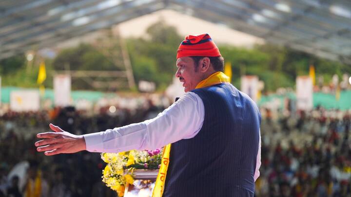 कुछ लोगों की ओर से देवेंद्र फडणवीस का नाम पार्टी अध्यक्ष के रूप में भी सुझाया गया है. एक ऐसा पद जिसके लिए लंबे समय से नए नाम का इंतजार किया जा रहा था. सूत्रों की अनुसार यह सुझाव RSS के खेमे से आ रहा है. अगर ऐसा होता है तो महायुति के विधानसभा चुनाव जीतने पर फडणवीस एक बार फिर मुख्यमंत्री पद से वंचित रह जाएंगे.