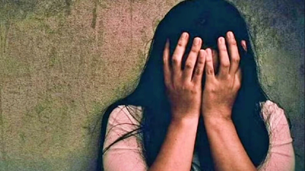 Viral News:  ਸੱਸ ਦੇ ਸਾਹਮਣੇ ਹੀ ਸਹੁਰੇ ਨੇ ਨੂੰਹ ਨਾਲ ਕੀਤਾ ਗੰਦਾ ਕੰਮ, ਕੁੜੀ ਵਿਚਾਰੀ ਮੰਗਦੀ ਰਹੀ ਕੱਪੜੇ ਪਰ...