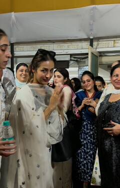 पिता की प्रेयर मीट बेहाल सी दिखीं मलाइका अरोड़ा, करीना ने पहुंचकर बंधाया ढांढस, ये स्टार्स भी हुए शामिल