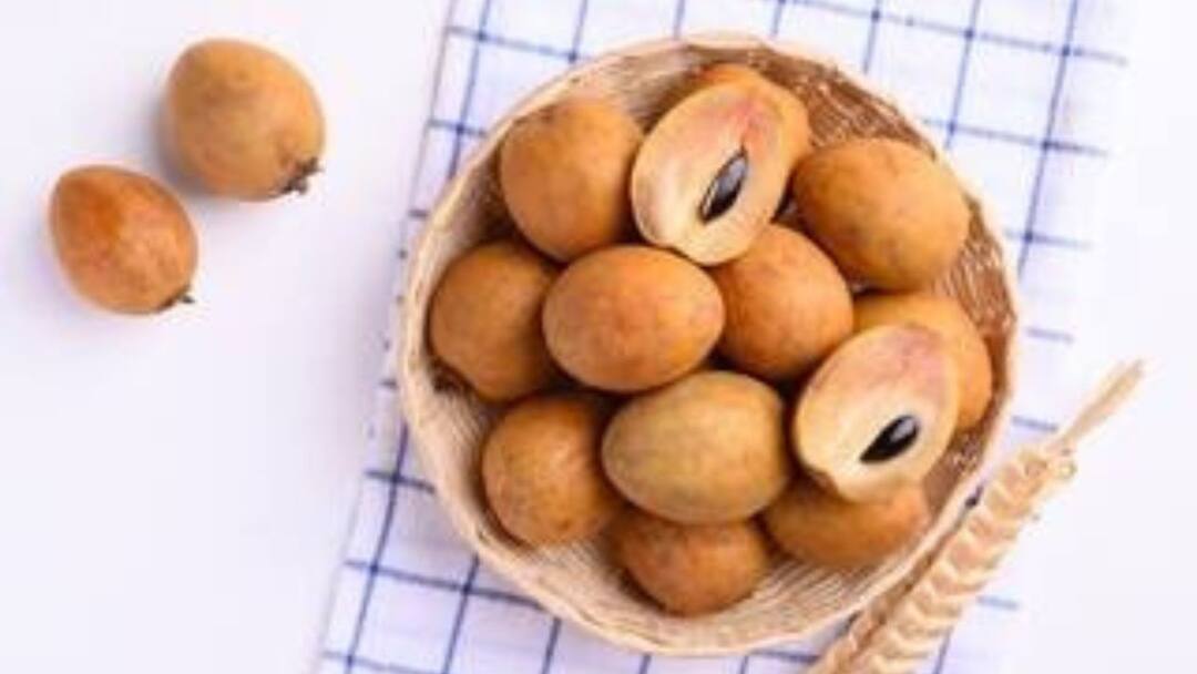 amazing health benefits of chikoo why you eat this fruit Chikoo Health Benefits: মিষ্টি স্বাদের এই ফল খেলে এনার্জি পাবেন ভরপুর, ভাল থাকবে ত্বক, উপকার আরও অনেক