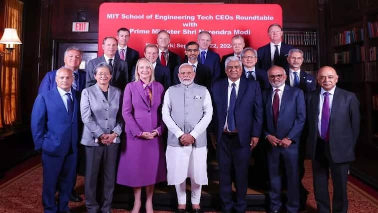 PM Modi Meets Tech CEOs In New York, PM મોદીએ ન્યૂયોર્કમાં ટેક કંપનીઓના CEO સાથે કરી બેઠક, સુંદર પિચાઇ અને શાંતનુ નારાયણ પણ થયા સામેલ